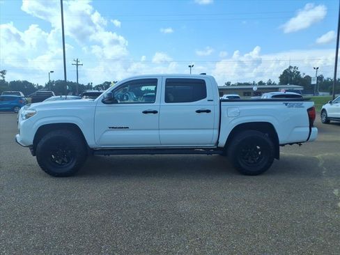 Used 2023 Toyota Tacoma SR AWD/4WD image 2