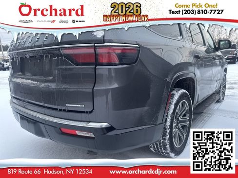 Used 2024 Jeep Wagoneer Series II image 3