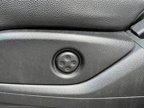 Used 2016 Mercedes-Benz GLE 350 GLE 350 w/ Premium Package image 32