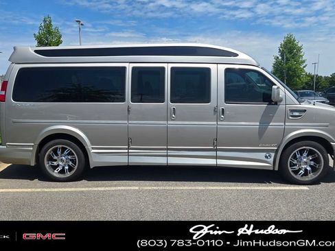 Used 2025 GMC Savana 2500 Extended w/ Driver Convenience Package RWD image 5