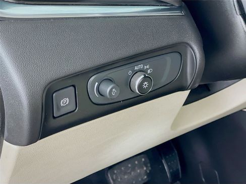 Used 2021 Buick Enclave Essence w/ Sound and Sites Package image 14