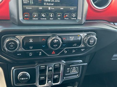 Used 2020 Jeep Wrangler Unlimited Rubicon image 24