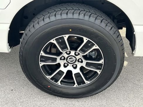 Used 2022 Nissan Titan SV RWD image 14