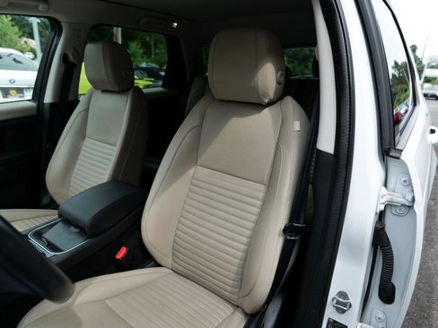 Used 2021 Land Rover Discovery Sport S image 17