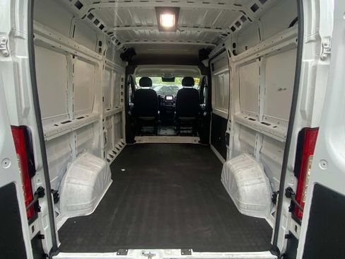Used 2025 RAM ProMaster 2500 w/ Convenience Group FWD image 26