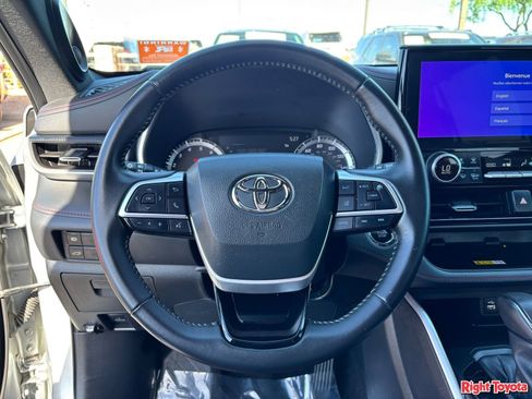 Used 2023 Toyota Highlander XSE AWD/4WD image 21