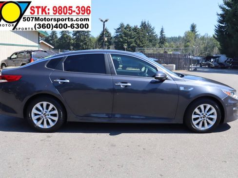 Used 2017 Kia Optima LX w/ Option Group 014 FWD image 9