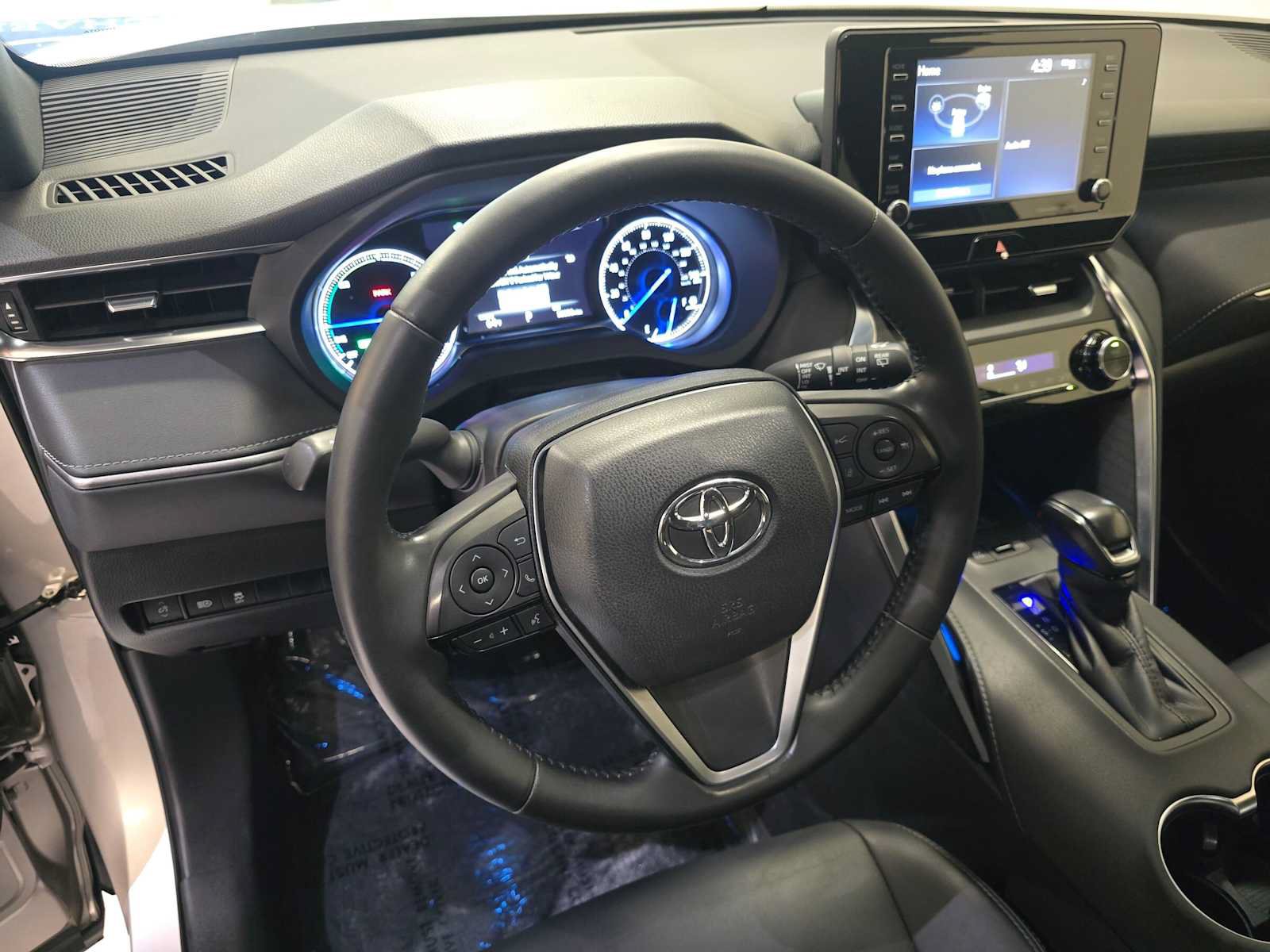 Certified 2021 Toyota Venza XLE AWD/4WD image 2