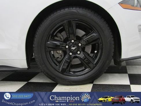 Used 2018 Ford Mustang Coupe RWD image 3
