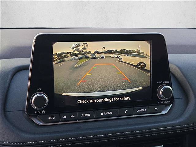 Used 2023 Nissan Rogue SV FWD image 11