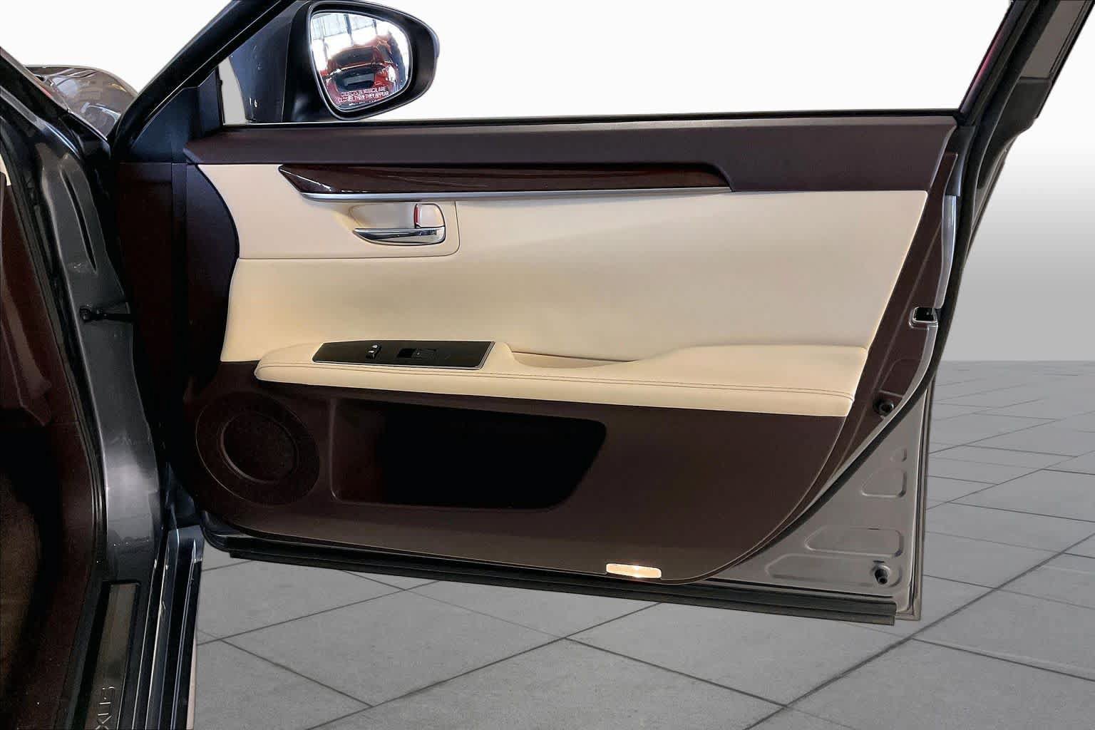 Used 2017 Lexus ES 350 w/ Premium Package FWD image 21
