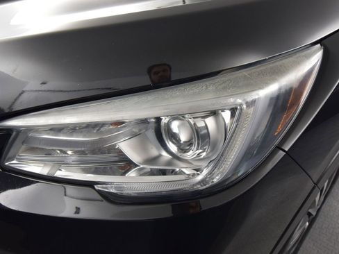 Used 2019 Subaru Ascent Limited image 11