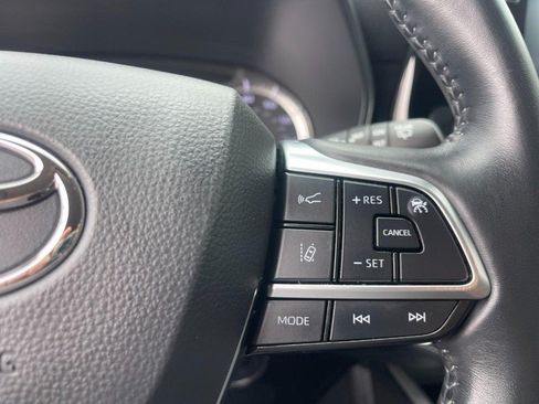 Used 2021 Toyota Highlander LE AWD/4WD image 22