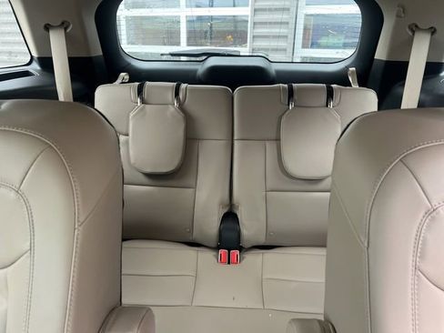 Used 2024 Ford Explorer XLT w/ Equipment Group 202A image 19