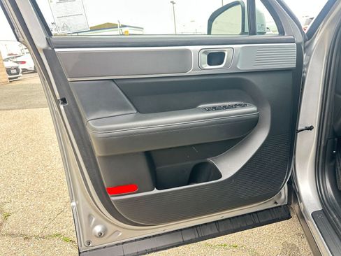 Used 2025 Hyundai Santa Fe SEL image 21