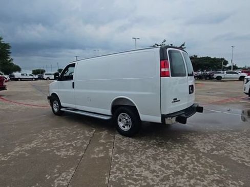 Used 2025 Chevrolet Express 2500 w/ Driver Convenience Package RWD image 6