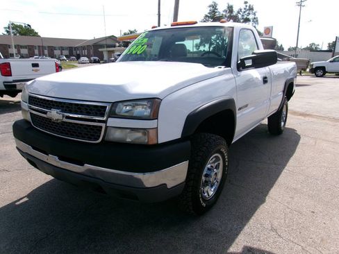 Used 2005 Chevrolet Silverado 2500 W/T AWD/4WD image 7