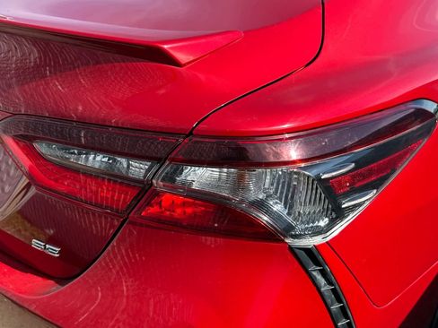 Used 2022 Toyota Camry SE image 17