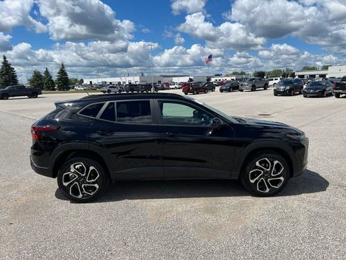 Used 2024 Chevrolet Trax RS FWD image 4
