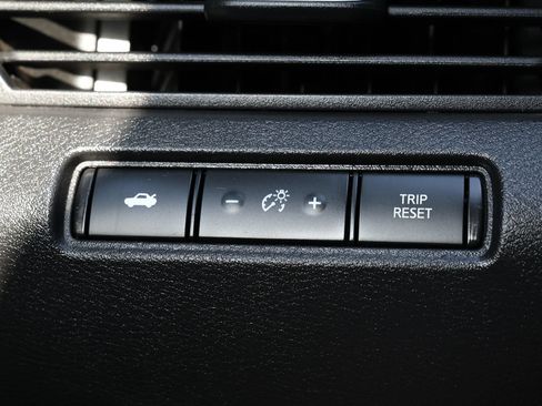 Used 2023 Nissan Altima 2.5 SV AWD/4WD image 23