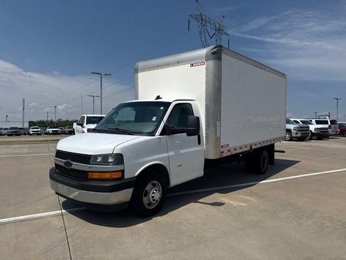 Used 2021 Chevrolet Express 3500 w/ Power Convenience Package RWD image 2