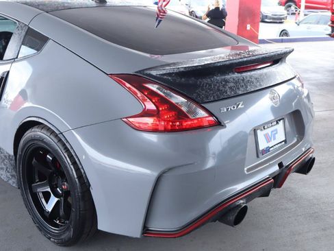 Used 2020 Nissan 370Z NISMO RWD image 9