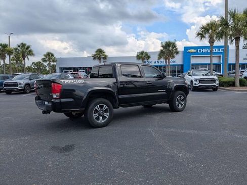 Used 2017 Toyota Tacoma TRD Sport w/ Tow Package (A/T) AWD/4WD image 3