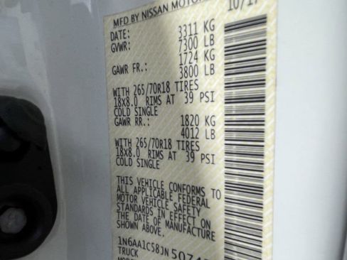 Used 2018 Nissan Titan SV w/ SV Convenience Package image 8