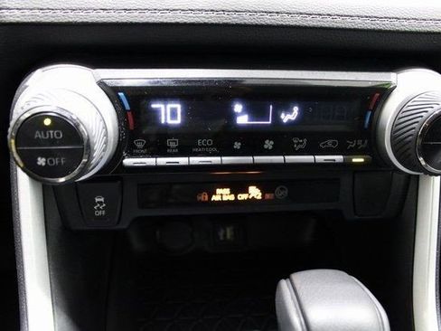 Used 2024 Toyota RAV4 LE image 9