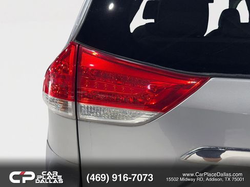 Used 2013 Toyota Sienna Limited w/ Premium Pkg FWD image 25