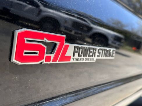 New 2025 Ford F350 Platinum w/ FX4 Off-Road Package image 17