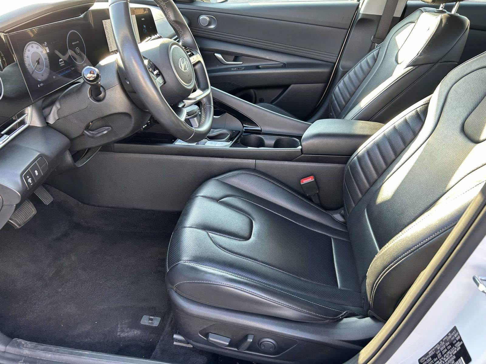 Used 2025 Hyundai Elantra Limited FWD image 22