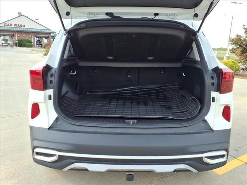 Used 2023 Kia Seltos SX image 23