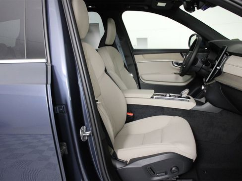 New 2026 Volvo XC90 B6 Plus w/ Protection Package Premier image 10