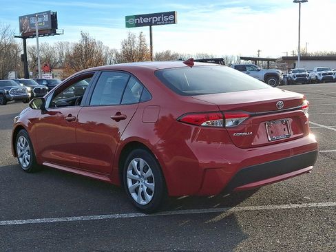 Certified 2021 Toyota Corolla LE image 4