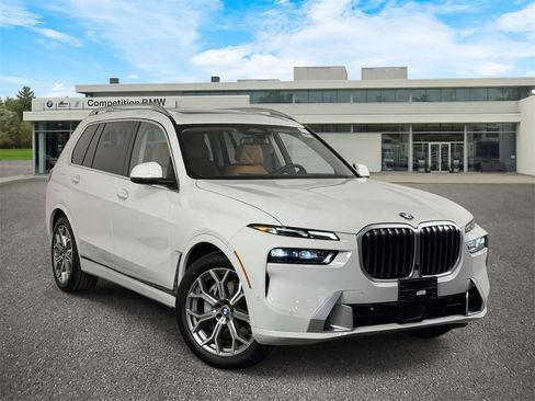 Used 2023 BMW X7 xDrive40i image 1