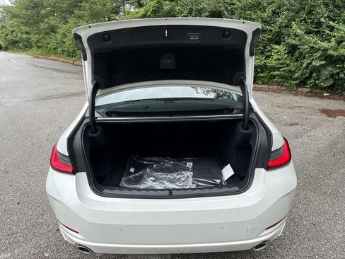 Used 2025 BMW 330i xDrive Sedan w/ Convenience Package image 28