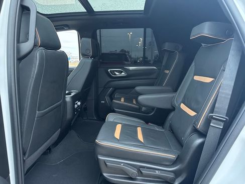 Used 2024 GMC Yukon AT4 w/ AT4 Premium Package image 15