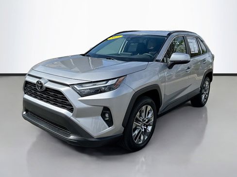 Used 2023 Toyota RAV4 XLE Premium FWD image 3