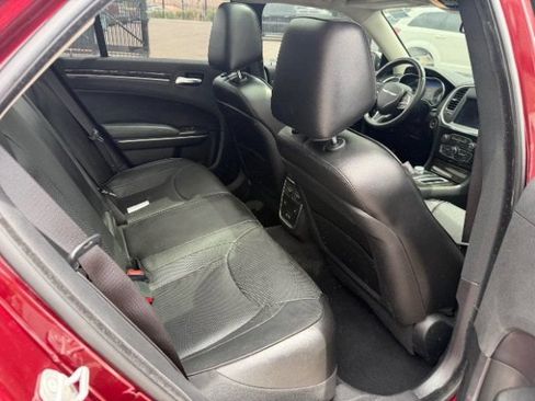 Used 2019 Chrysler 300 Limited AWD/4WD image 20