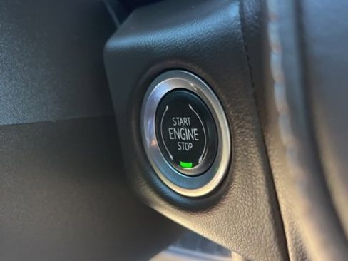 Used 2022 Chevrolet Suburban Z71 w/ Z71 Off-Road Package image 22