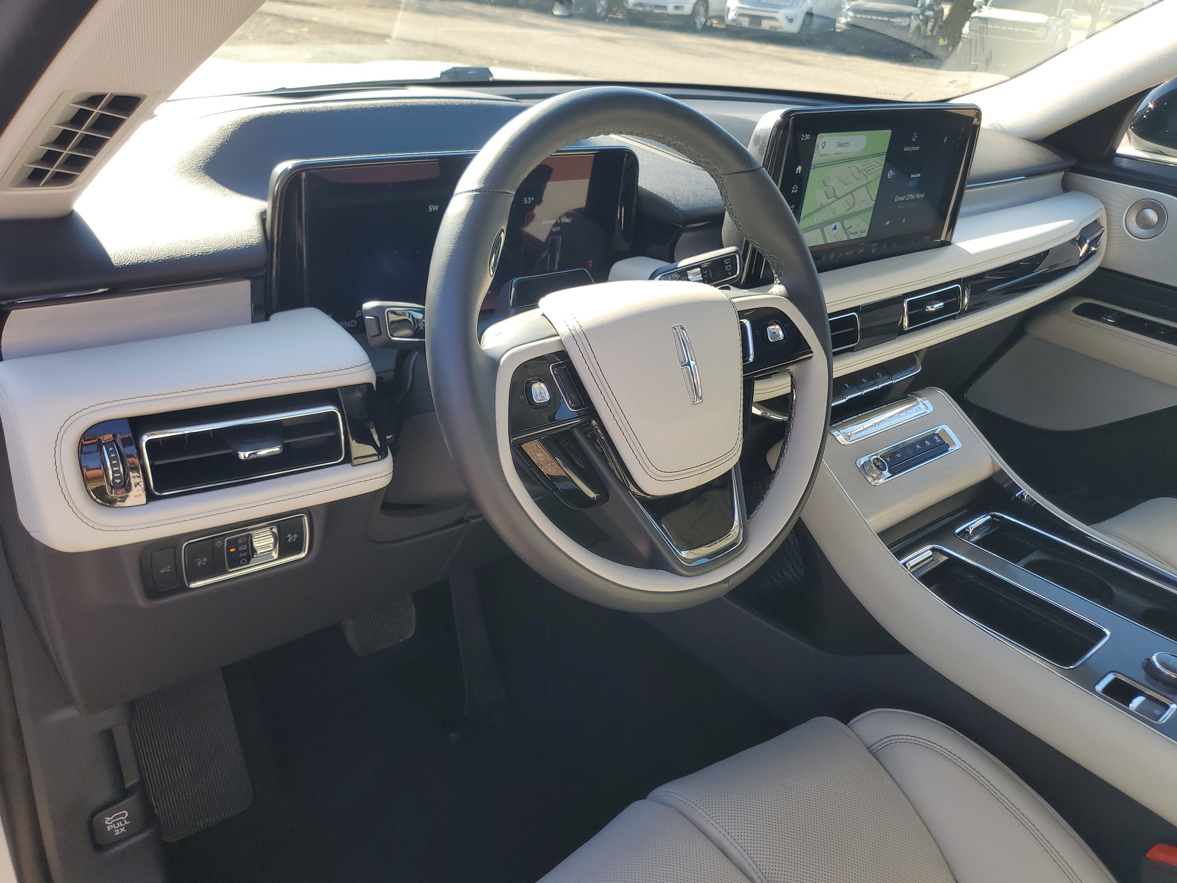 Used 2025 Lincoln Aviator Reserve w/ Equipment Group 201A AWD/4WD image 13