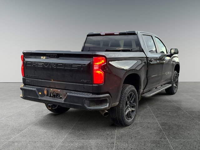 Used 2025 Chevrolet Silverado 1500 RST w/ Dark Appearance Package AWD/4WD image 5