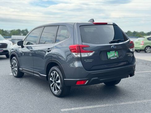 Used 2022 Subaru Forester AWD/4WD image 5