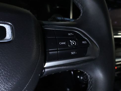 Used 2024 Jeep Compass Latitude image 22