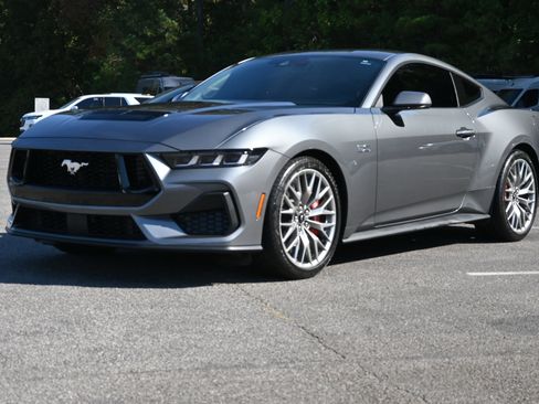 Used 2025 Ford Mustang GT Premium image 5