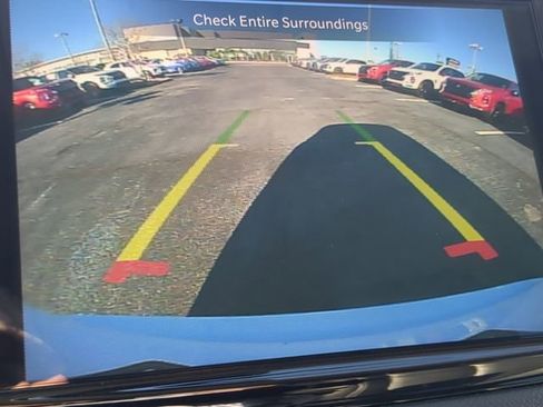 Used 2024 Chrysler Pacifica Touring-L FWD image 25