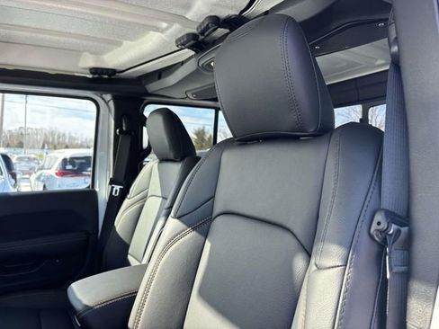 New 2026 Jeep Gladiator Sport image 14