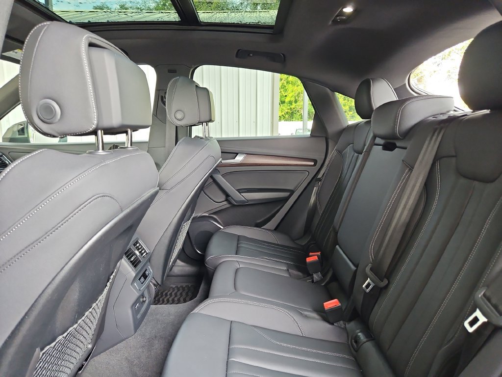 Used 2023 Audi Q5 2.0T Premium w/ Convenience Package AWD/4WD image 29
