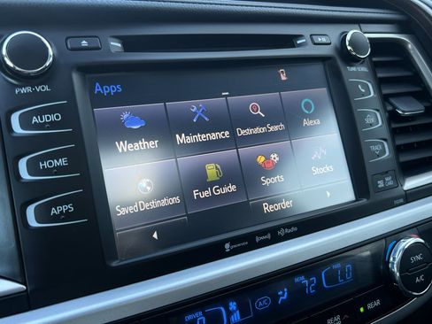 Used 2019 Toyota Highlander XLE image 29